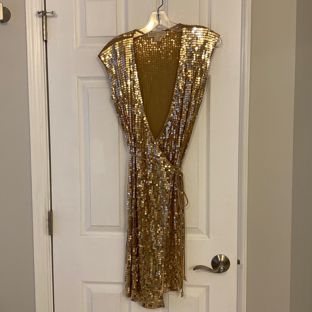 Micheal Kors Gold Sequin Wrap Dress sz XS - Picture 2 of 8